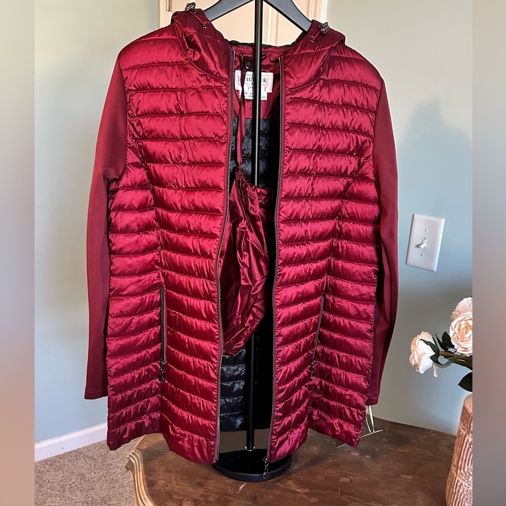 Elegant Burgundy Puffer Jacket